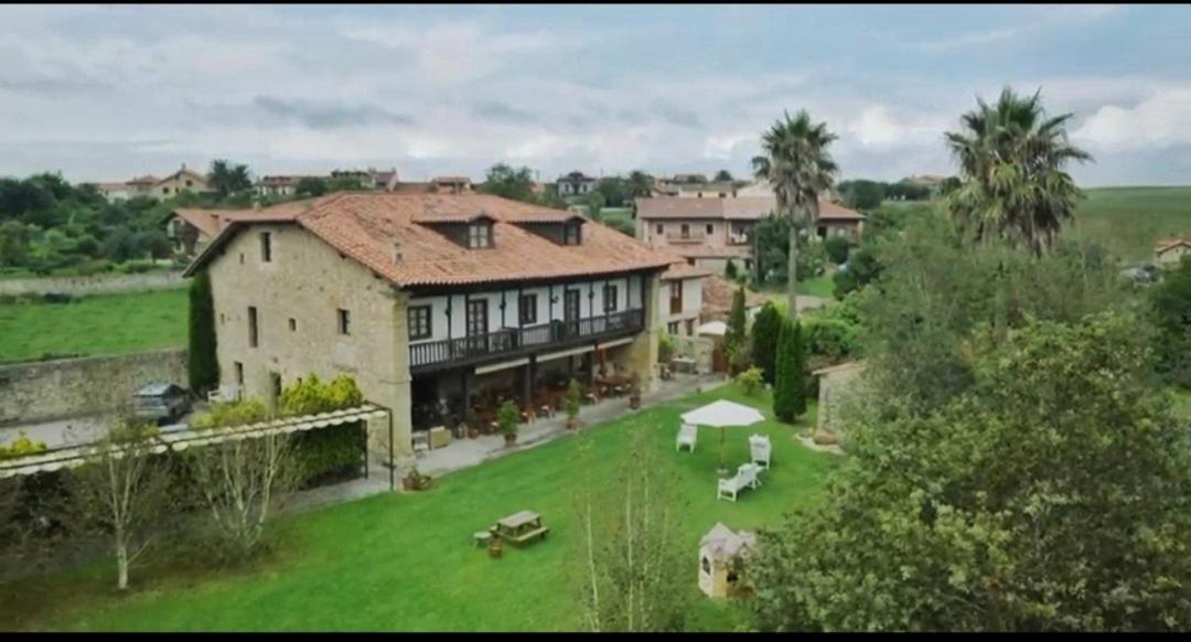 Palacion De Toñanes Exteriör bild