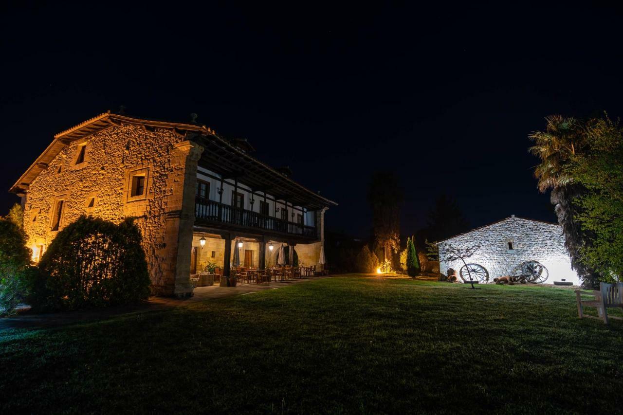 Palacion De Toñanes Exteriör bild